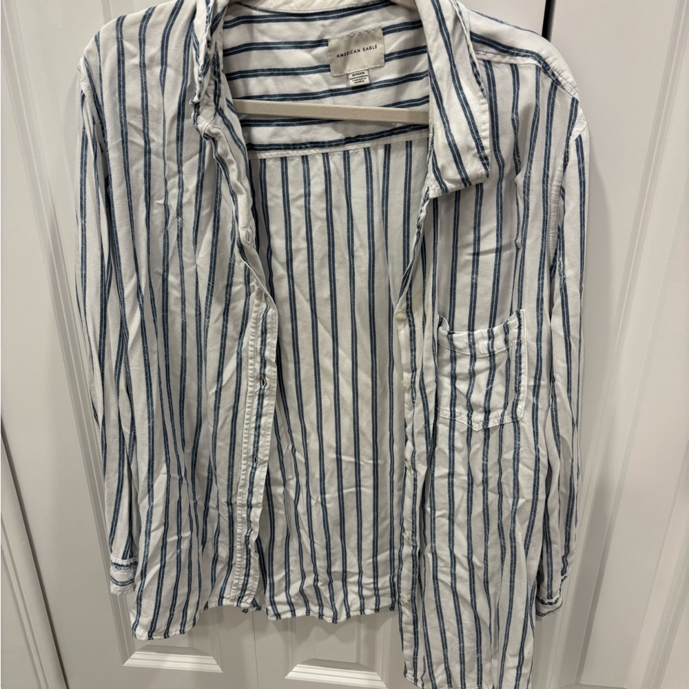 American Eagle Outfitters Blue and White Striped Shirt